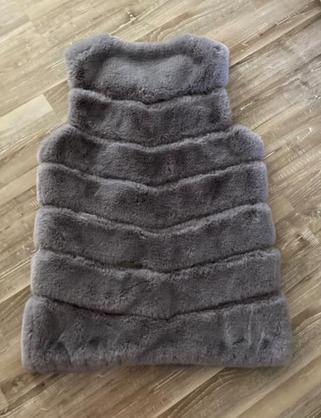Kožušinová vesta darujem k nákupu, 