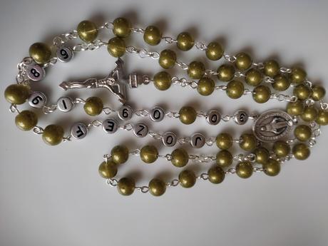 Ruženec s menom a dátumom e117, 