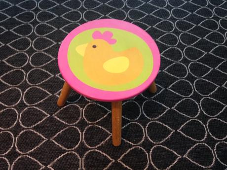 Detsky stolik a stolicky,koberec,odrazadlo,plysak,