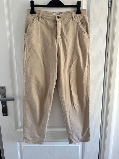 Nohavice chino, l