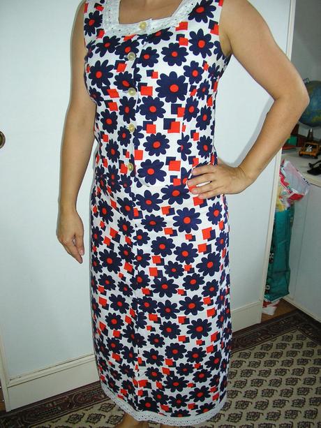 Šaty s madeirovou čipkou, m