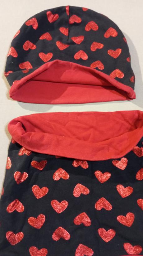 Čiapka a nákrčník, 152