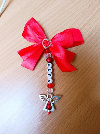 Červené stužky s menom na kočík, 