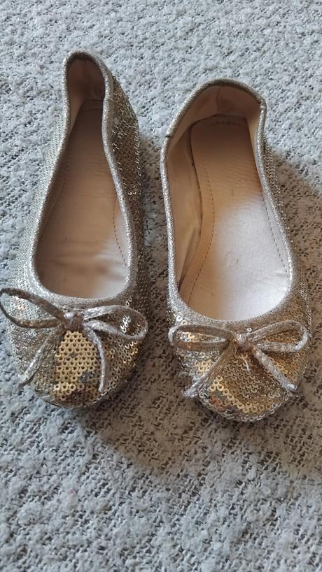 Zlate balerinky, 27