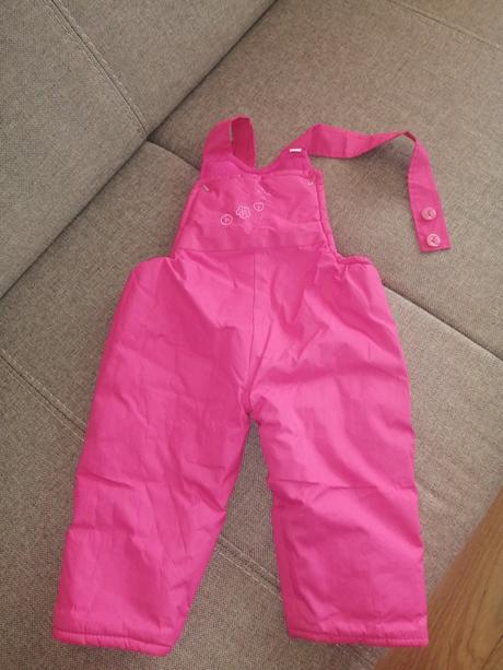 Dievčenská bunda a oteplovačky, 86