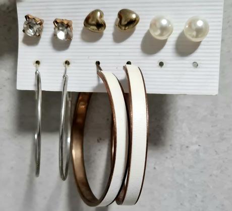 Bižutéria- náušnice, 