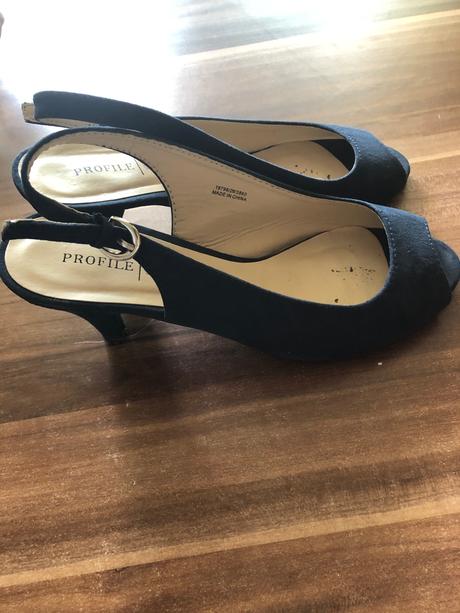 Sandalky na opatku, 37