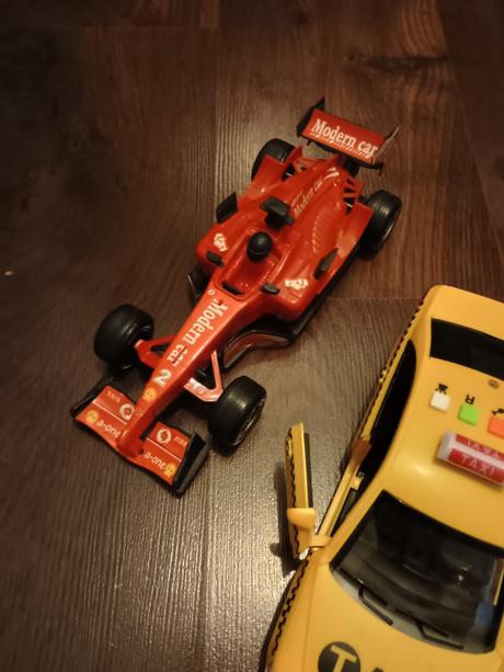 Autá policajné,taxík,formula, 