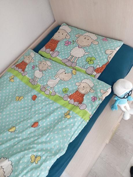 Obliečky s perinami aj vankúšikmi, 