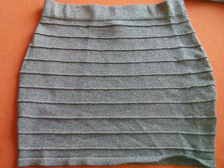 Strieborna elasticka sukna, amisu,m