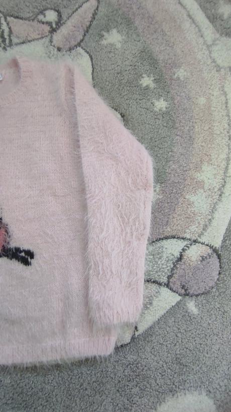 Chlpatý pulovrik v 110/116, lupilu,110