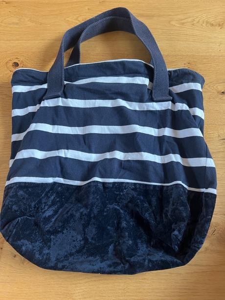 Latkova taska so zipsom, 