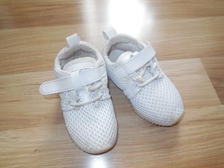 Biele botasky na suchý zips, 23