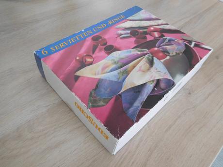 Servítky látkové s drevenou obručou, nové., 