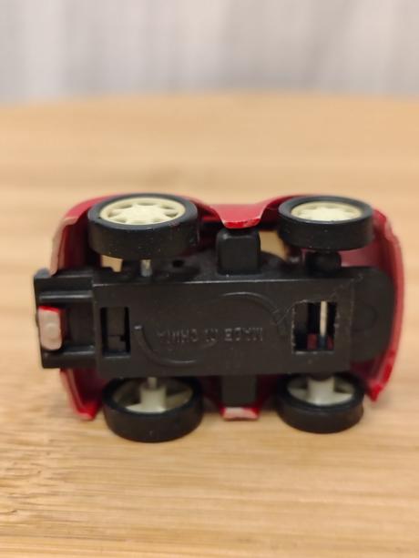 Zberateľské autíčko choro-q (takara), zotrvačník, 