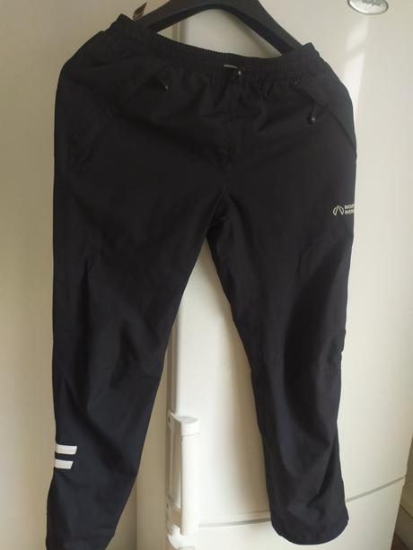 Sportove nohavice, 146