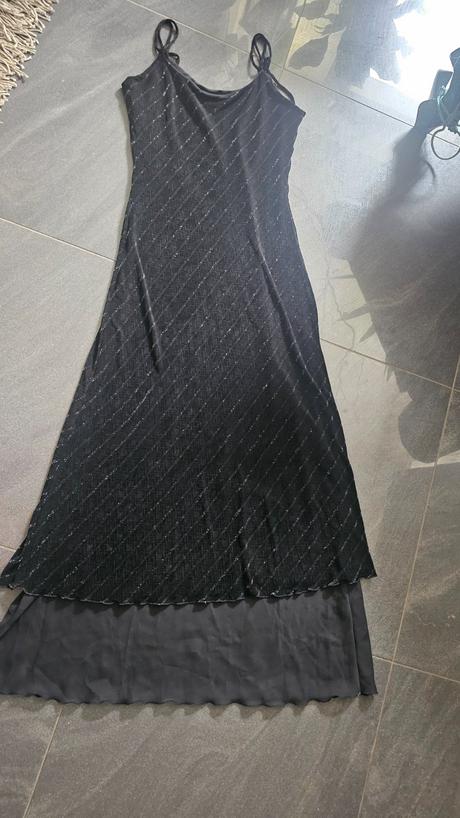 Vintage spoločenské šaty na ramienka, m
