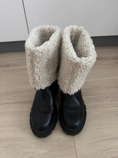 Cierne čižmy s kožušinou, stradivarius,39