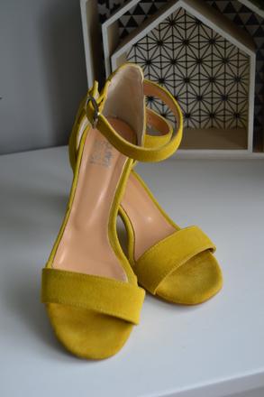 Dámske žlté sandálky od talianskej zn. debutto don, 38