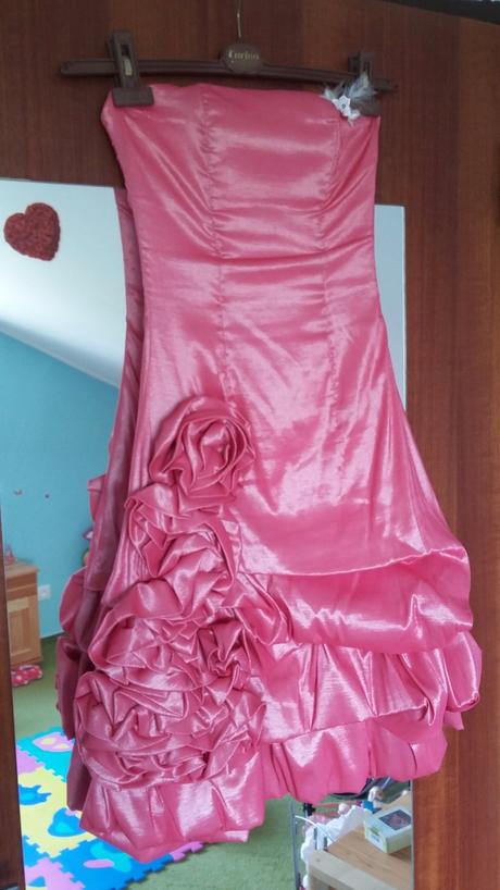 Spoločenské saty, 38