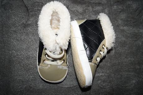 Kozusinkove capačiky, 18