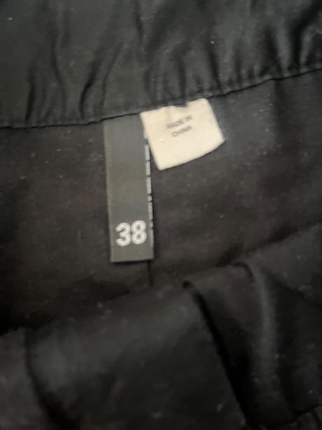 Čierna podšitá sukňa, 38