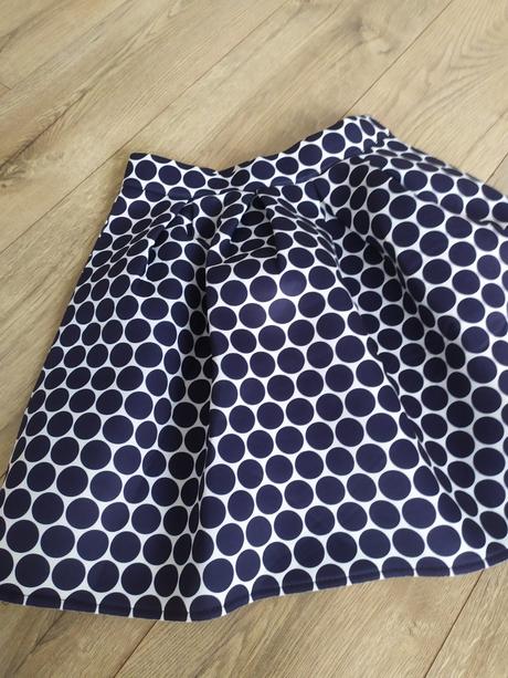 Moderná sukňa, 152