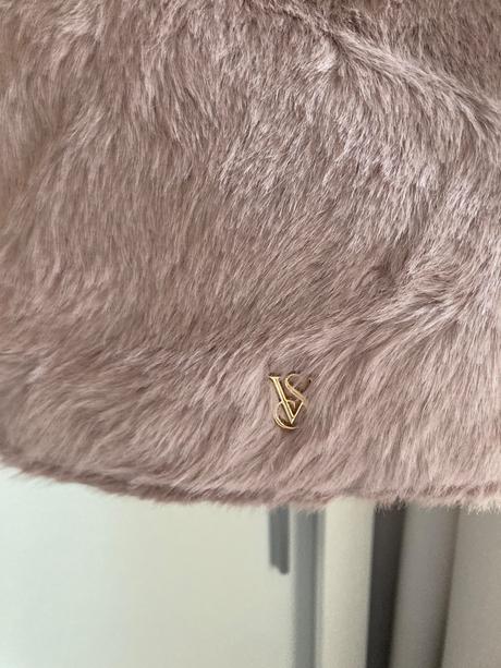 Kabelka crossbody victorias secret plysova, victoria's secret