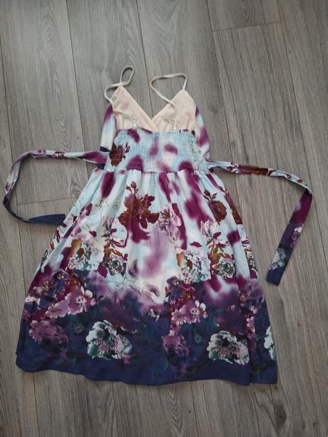 Kvetované letné šaty, s