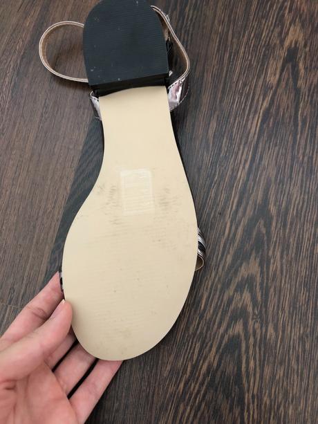 Sandalky reserved, 36