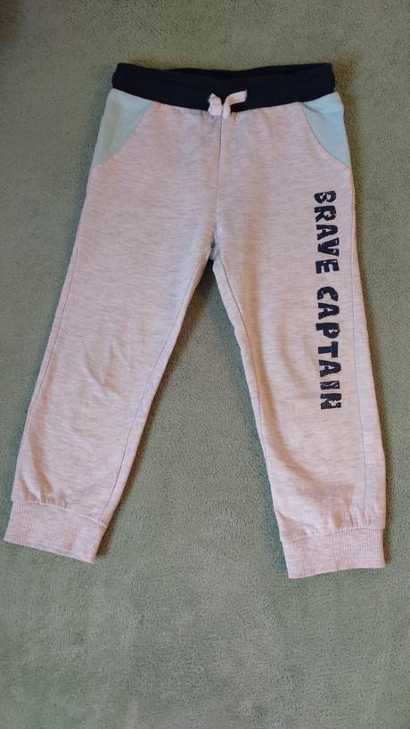 Chlapčenské tepláky, 98