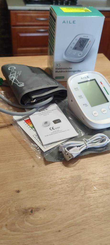 Plne automatický tlakomer -nový, 