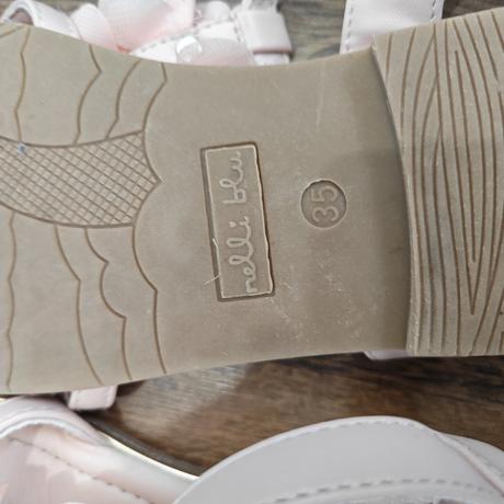 Krásne slávnostné sandalky, 35