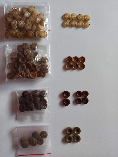 Béžové, hnedé a khaki gombíky 15 mm,