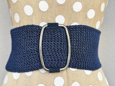 Široký pletený opasok,