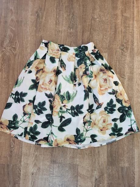 Predám krásnu sukňu, s