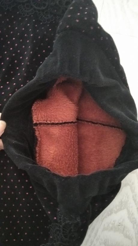 Čierne s bodkami hrubé legíny na doma, 134