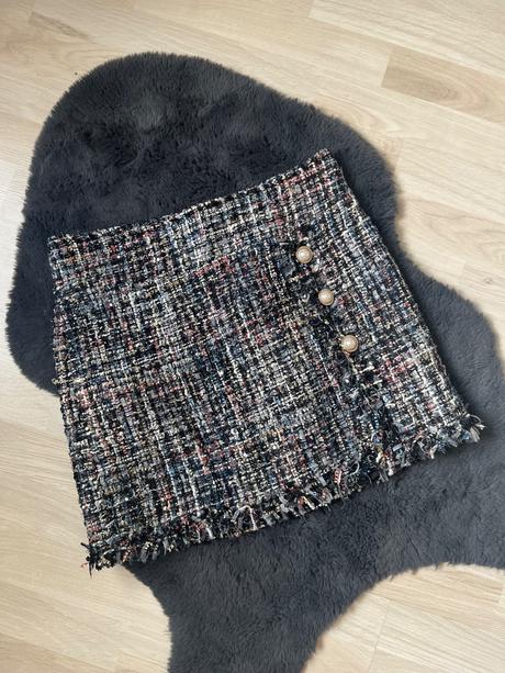 Tvidová tmavá mini krátka sukňa s gombikmi, m