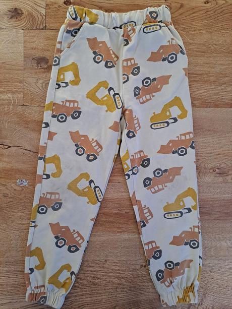 Tepláky, sinsay,128