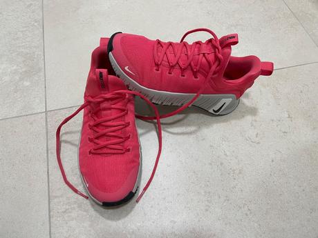 Tenisky nike free na telesnu, nike,38
