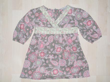 Kvietkovaná blúzka, 104