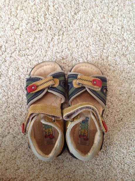 Kožene sandálky, bubble gummers,26