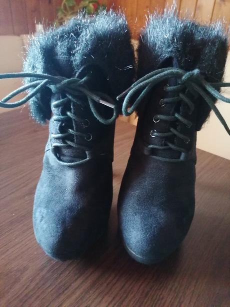 Čierne kotníčky s kožušinou, 37