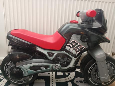 Smetiarske auto + odrážadlo motorka,