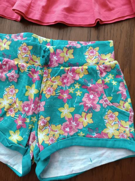 Kraťasy a sukňa, lupilu,110