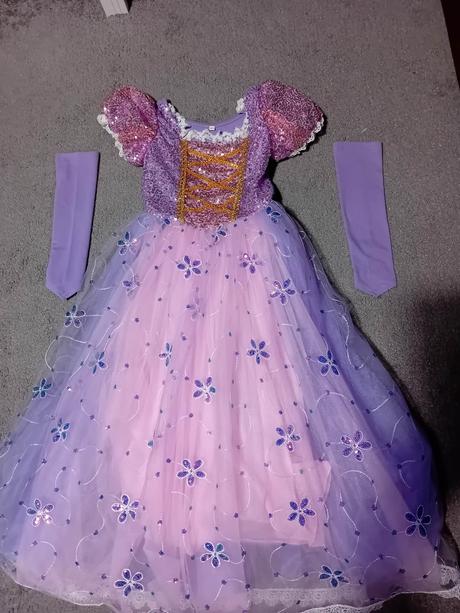 Šaty princeznej rapunzel,