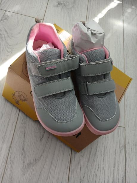 Nove barefoot tenisky, protetika,35