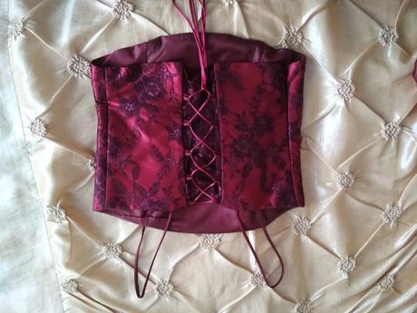 Korzetove saty/komplet, 40