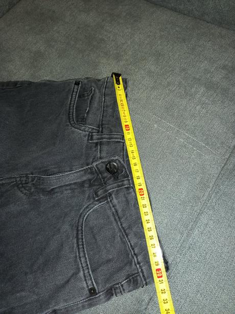 Riflove kraťase, chapter young,146