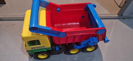 Wader vyklápacie auto, 